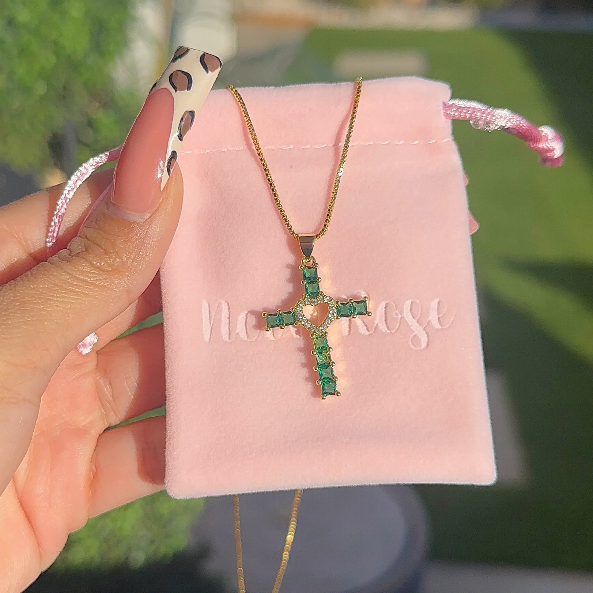 “Cross my heart” necklace