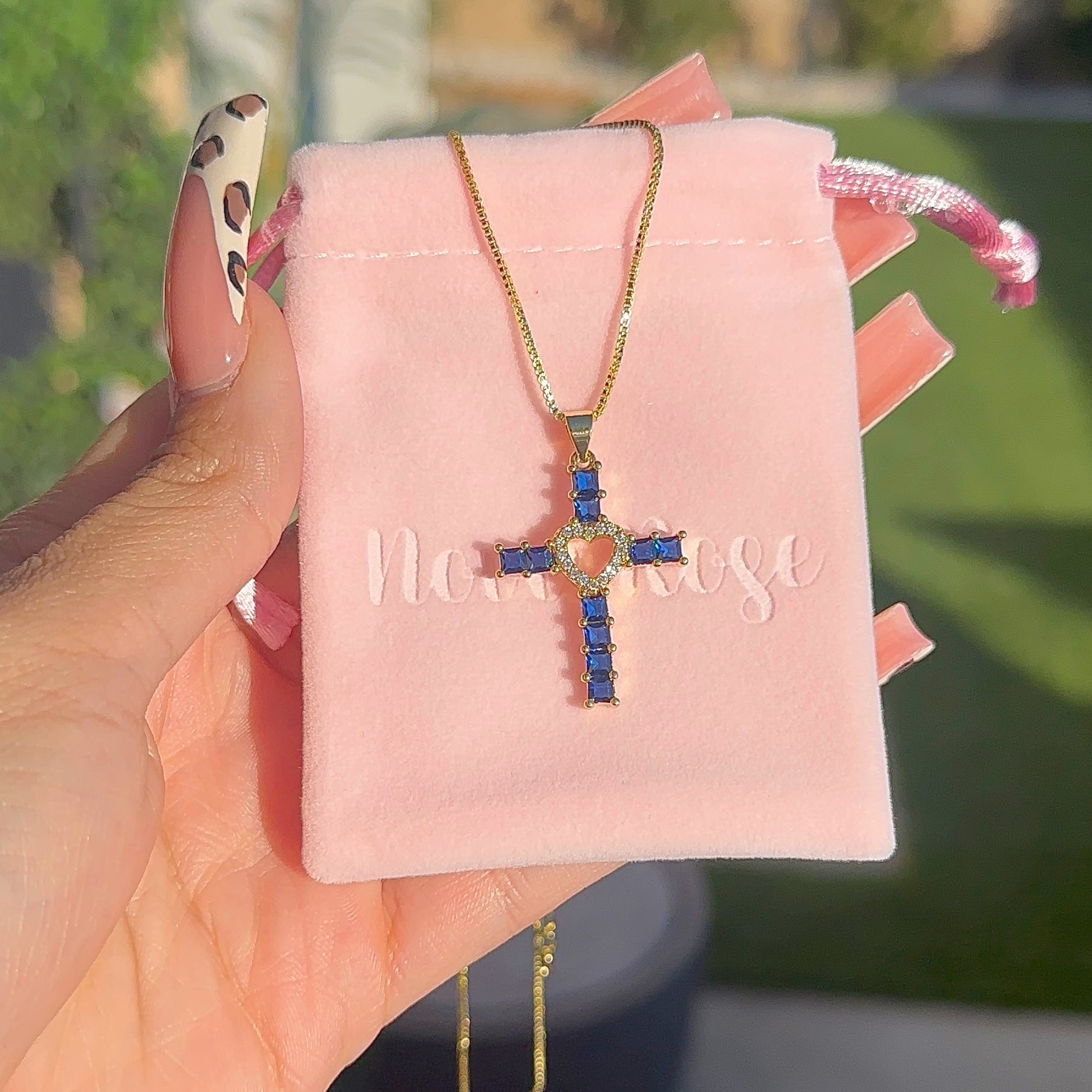“Cross my heart” necklace