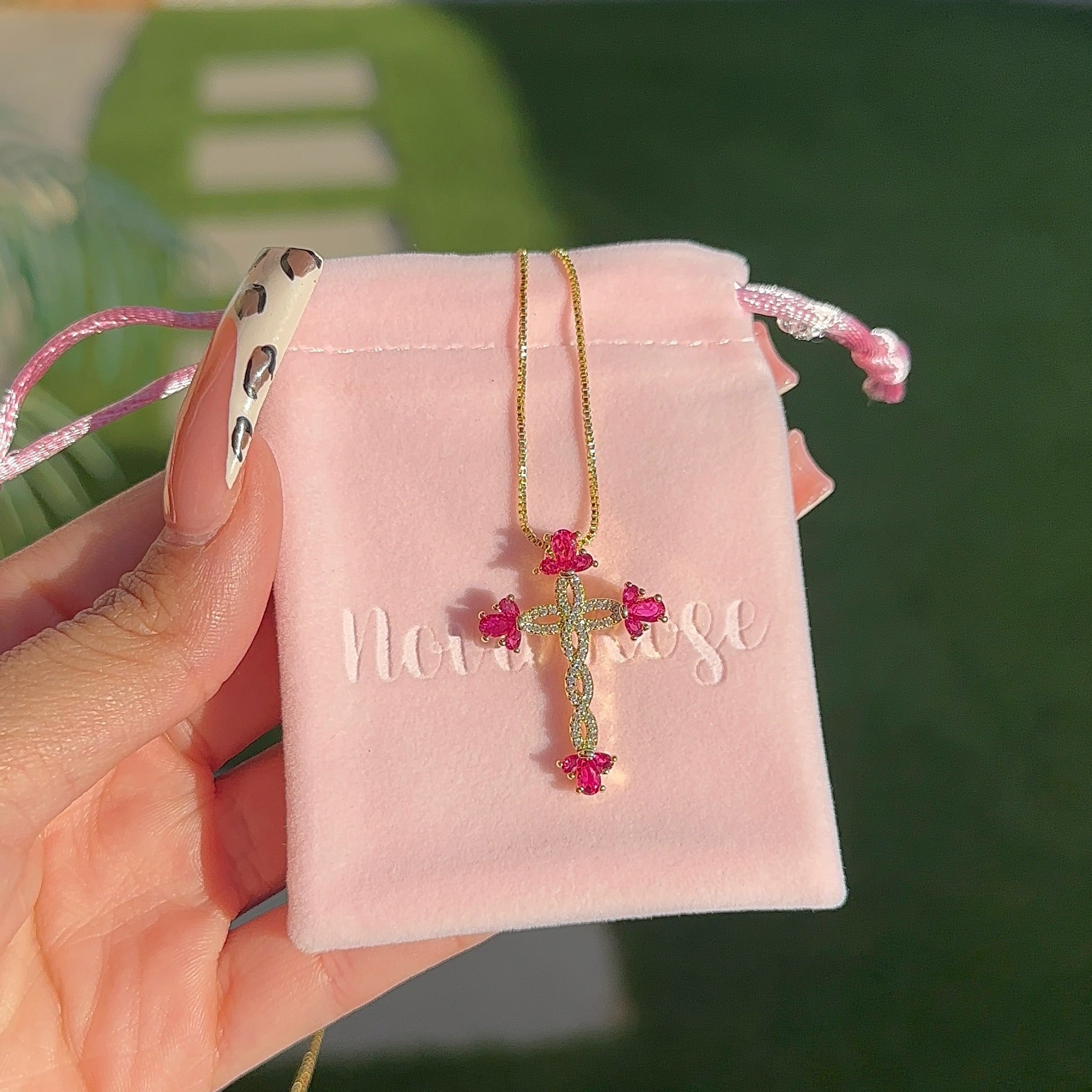 Majestic cross necklace
