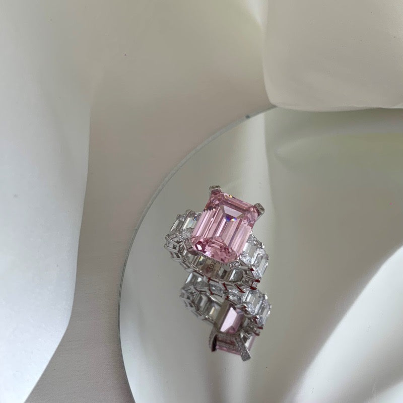“Main Character” Ring