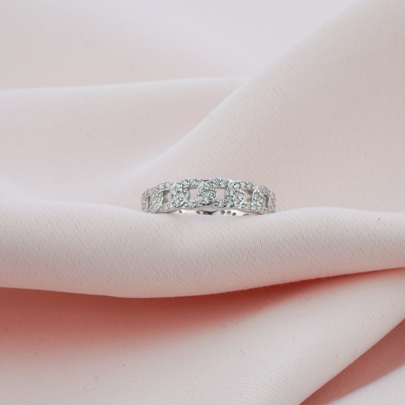 “Curb chain” ring