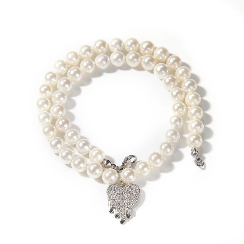 Melting heart pearl necklace